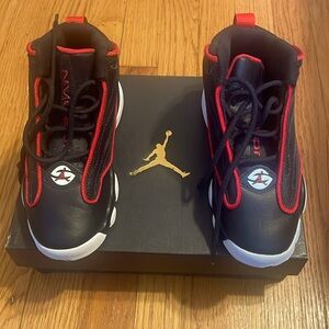 Rarely worn Jordans 12c